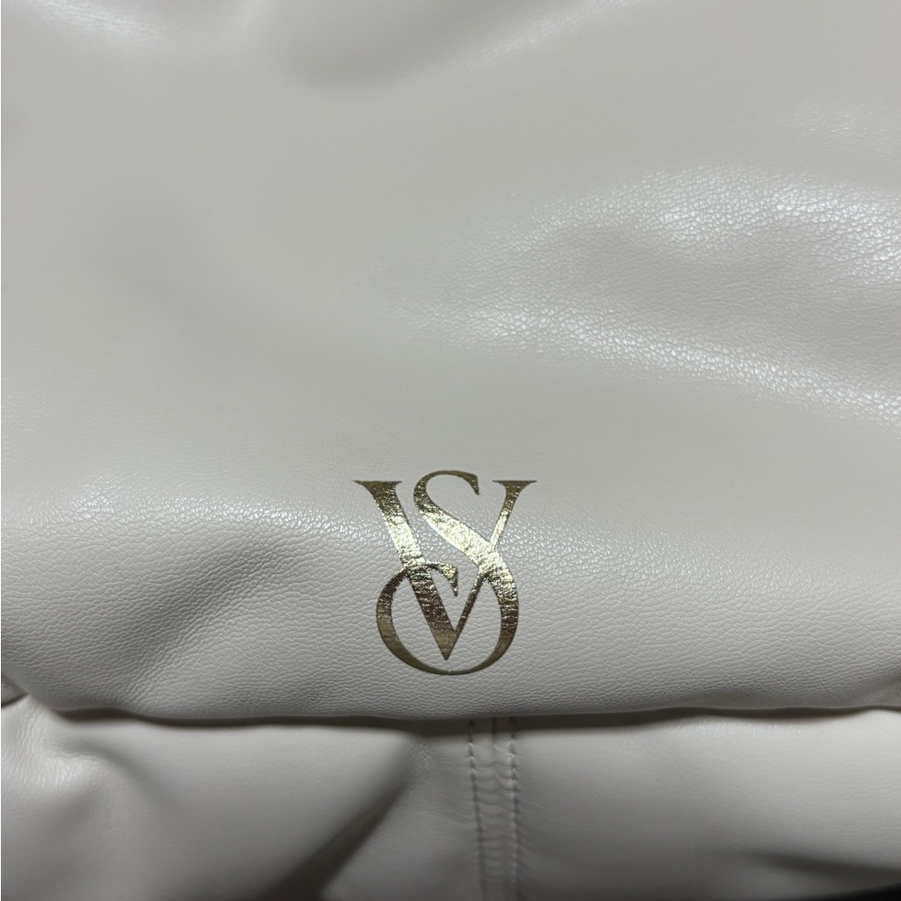 Victoria's Secret Vegan Leather Cinch Tote Bag - Picture 6 of 7